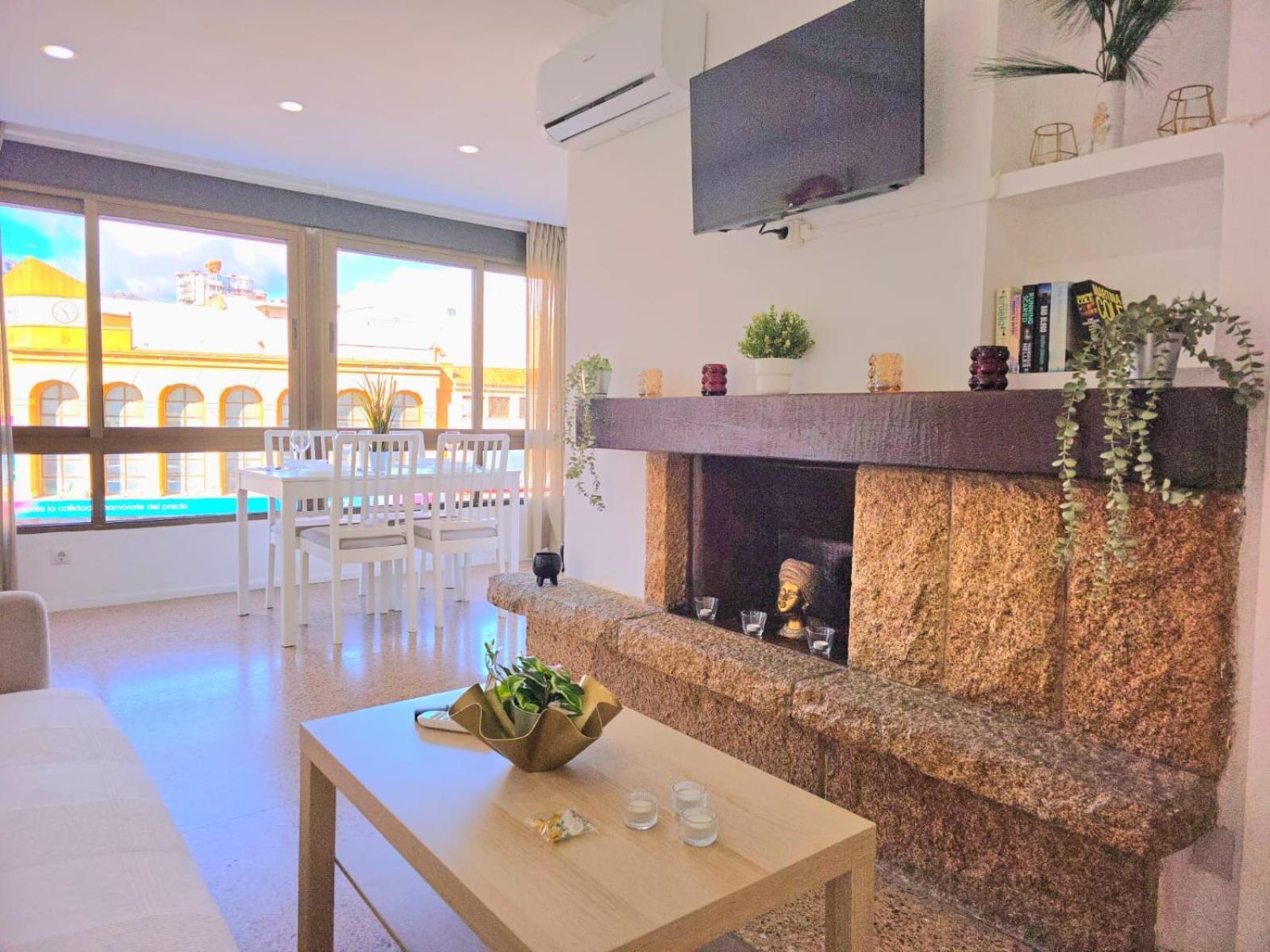 Nogalera Rainbow 2-Bedroom Apartment, Pool And Parking By Namaste Elite Torremolinos Exterior foto