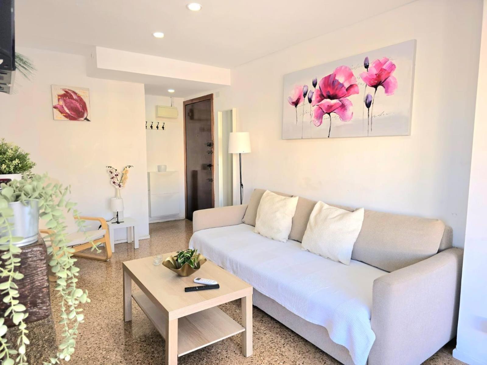 Nogalera Rainbow 2-Bedroom Apartment, Pool And Parking By Namaste Elite Torremolinos Exterior foto