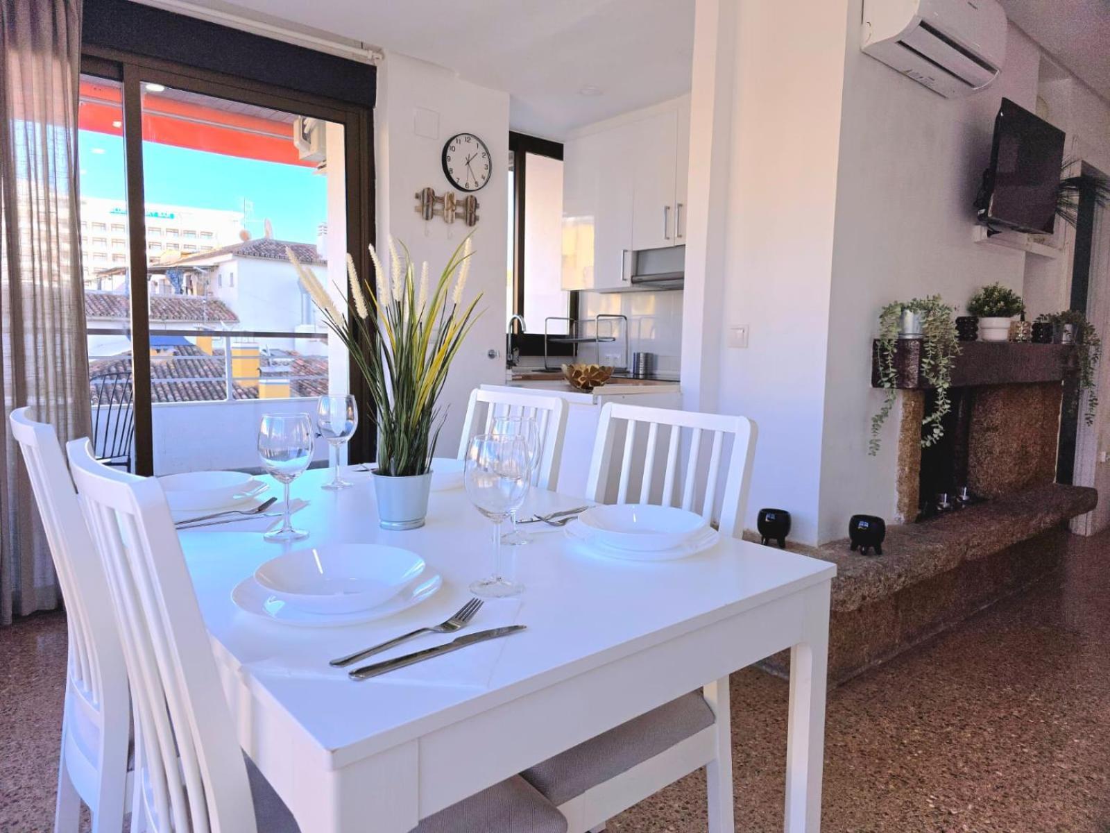 Nogalera Rainbow 2-Bedroom Apartment, Pool And Parking By Namaste Elite Torremolinos Exterior foto